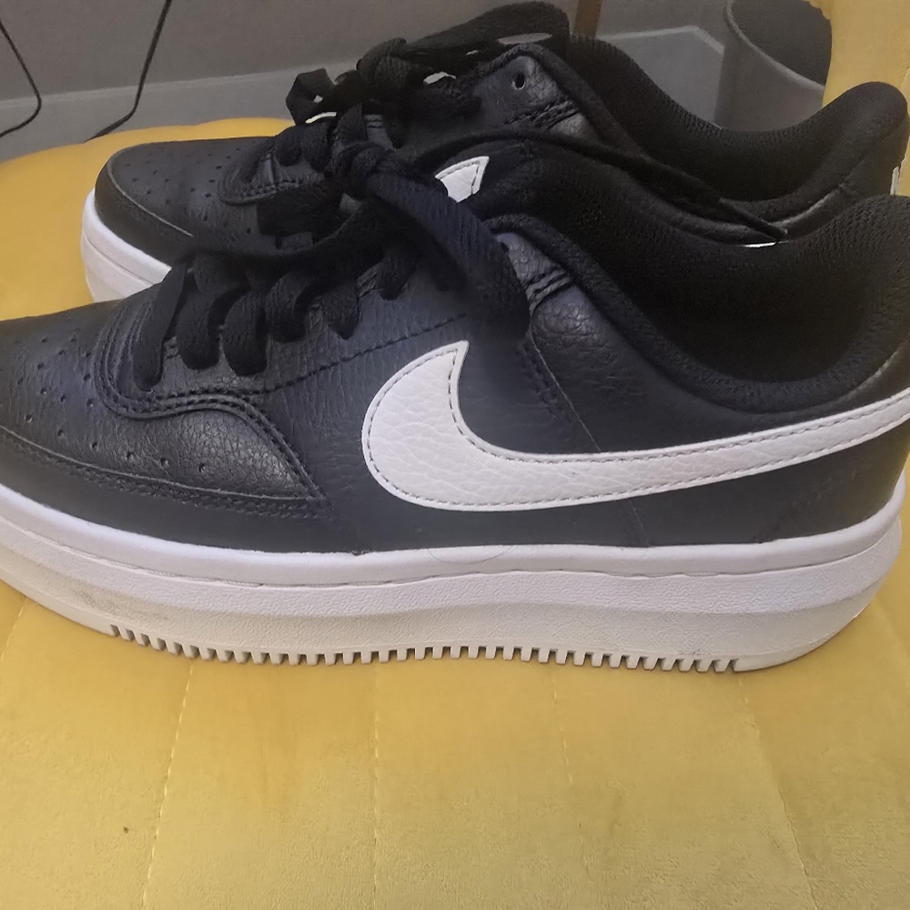 Nike Black and White Athletic Shoes
